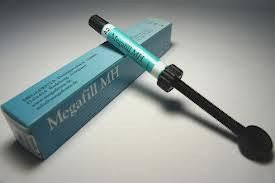 Універсальний мікрогібридний композит Megafill Шприц 4.5 г, A2D